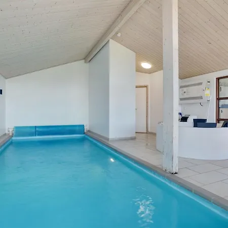 Niela - 800m From The Sea By Interhome *