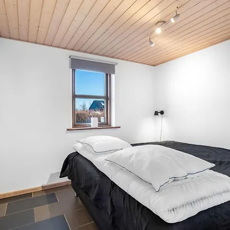 Niela - 800m From The Sea By Interhome