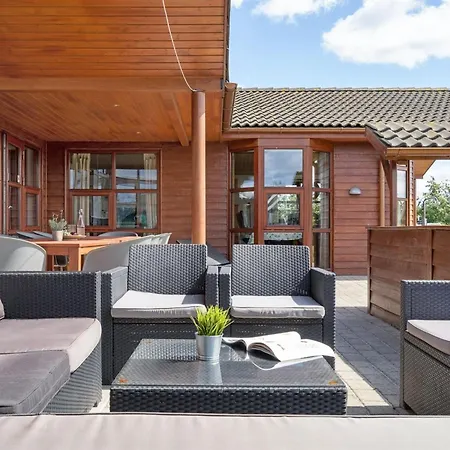 Niela - 800m From The Sea By Interhome *
